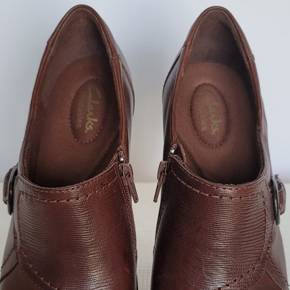 CLARKS Bendables Slip-On Buckle Detail- Brown color- Women's Size 9M - Picture 9 of 14